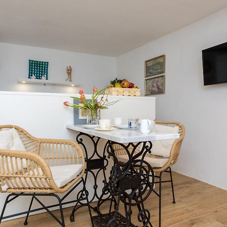Charming Studio Apartment At House Rustica With Terrace And Nearby Parking Punat Exterior foto